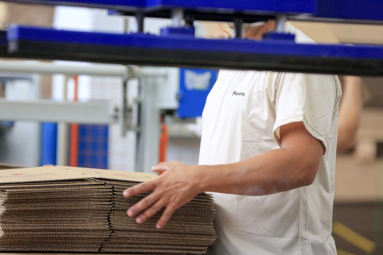 produção caixa papelão